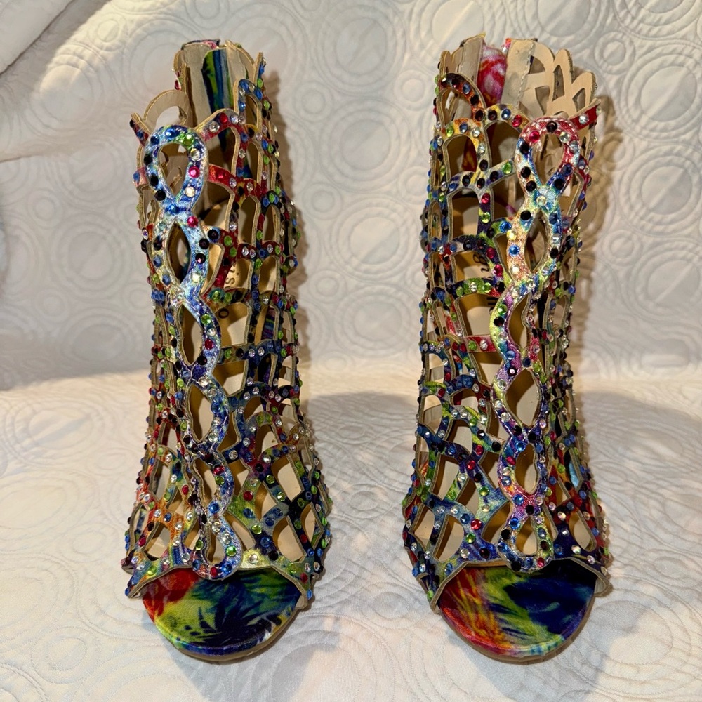 Zigi Soho Blue and Yellow Heels with Vibrant Design